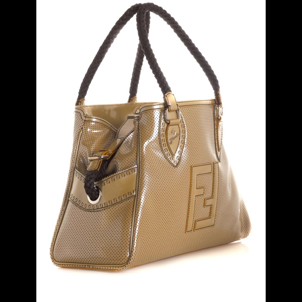 FENDI 
BAG DE JOUR 
BEIGE PATENT LEATHER